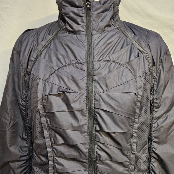 Lululemon Athletica Womens Run Take Flight Full Zip/ZipUp Jacket Black Size 10 - Picture 2 of 9